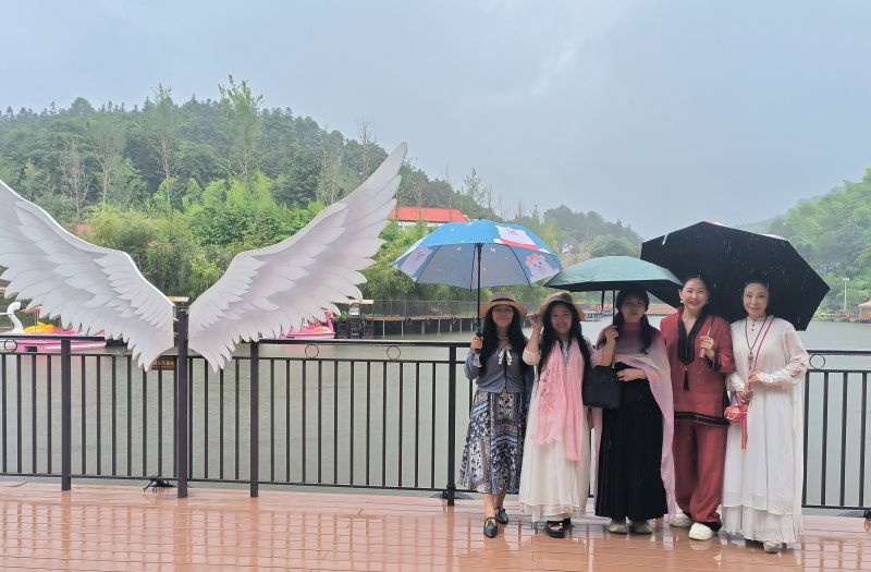 �����л�̫̫���������Ÿ�����ɽ����ѧ���ܹ����Ļ�����