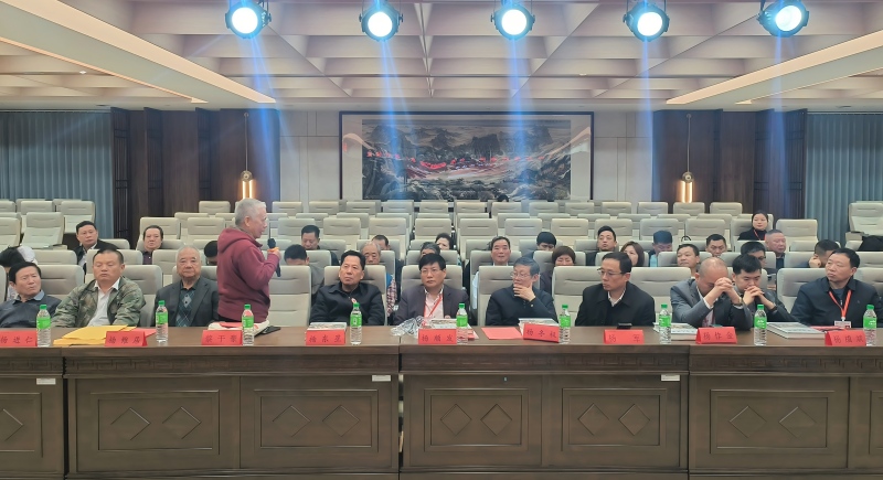 ����ʡ����Դ���о���ר��ίԱ�᳣�����β̸ɺ���Ϊ��ʷר�Ҵ����´ǡ����߶����ۡ��л�����ͨ�ף�̨�۰ľ�������ѧ����ֵ���Ļ����壬��Ϊ���鲻������������̨�۰�����Ǩ�㡢���ܡ���